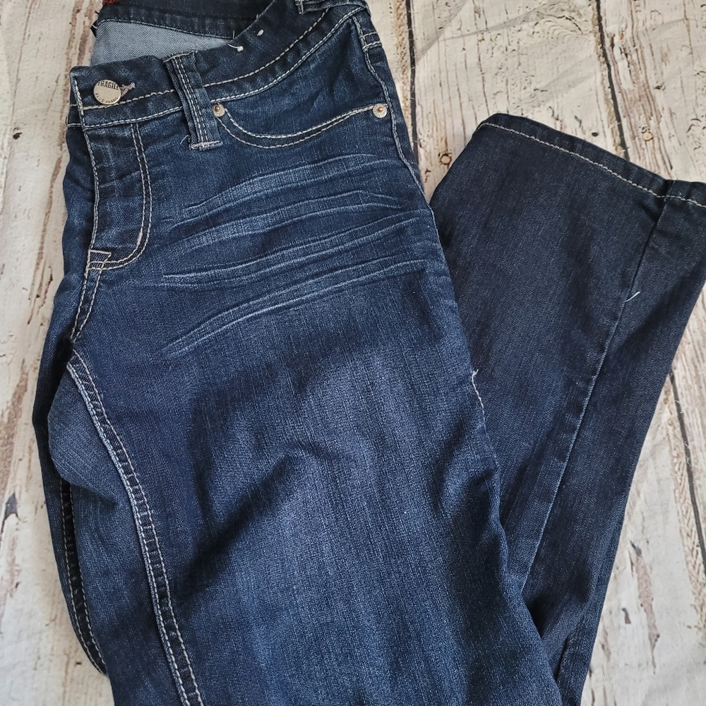 Fragile cropped jeans